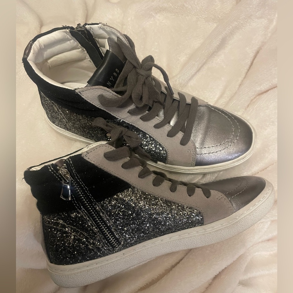 Steve Madden Serena Mixed Media Sneakers in Pewter sz 8